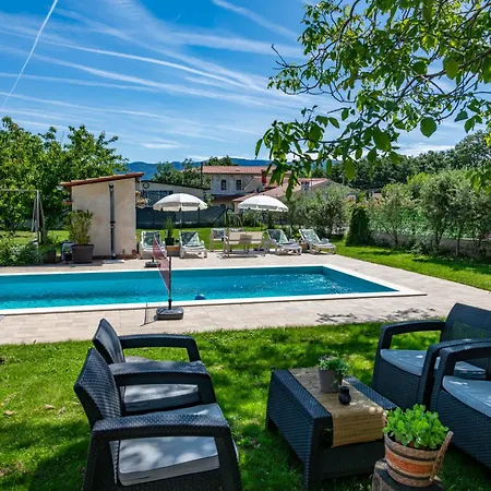 Tatil Evi Noela, A Cozy Surrounded By Nature Near The Sea *