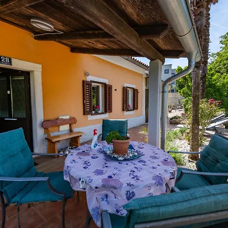 Noela, A Cozy Surrounded By Nature Near The Sea *