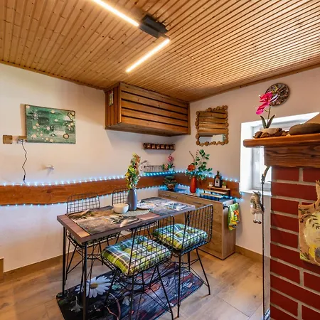Noela, A Cozy Surrounded By Nature Near The Sea Tatil Evi